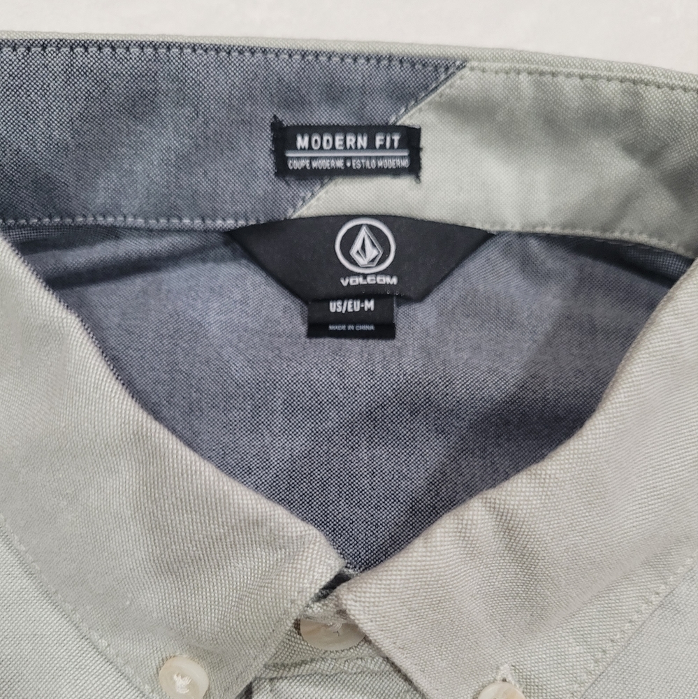 Volcom shirt - Picture 6 of 6